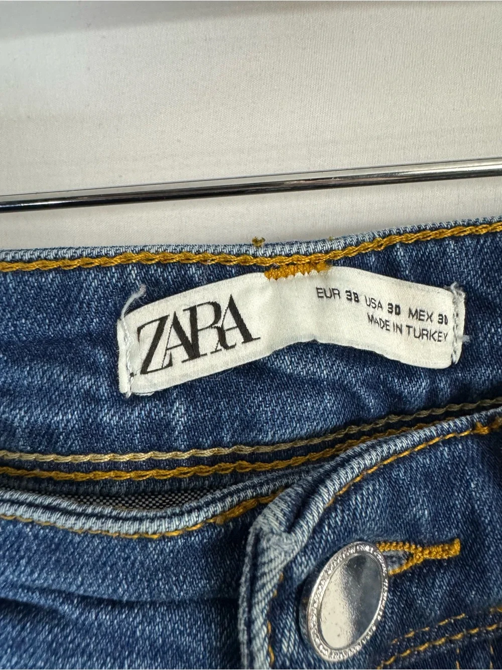 Zara Men Slim Straight Jeans in Blue Wash